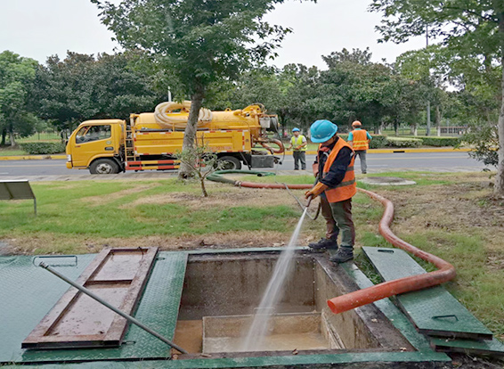 东西湖化油池清理