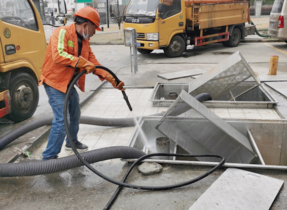 东西湖隔油池清理